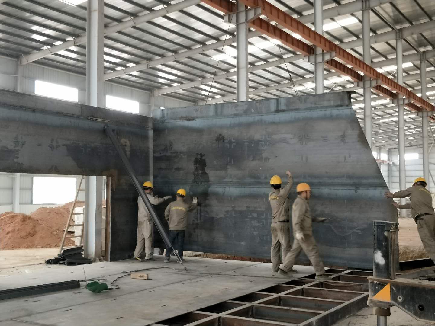 堅(jiān)美熔鋁爐建造